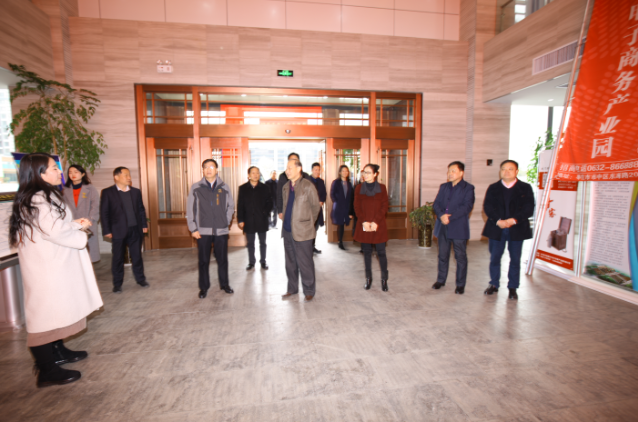 江蘇省僑聯(lián)副巡視員鎮(zhèn)翔一行蒞臨安僑集團(tuán)考察