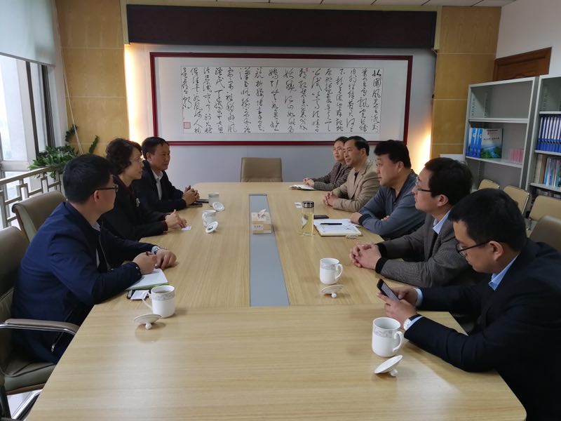 青島市政府僑務(wù)辦公室主任尹明琴一行蒞臨安僑集團(tuán)考察