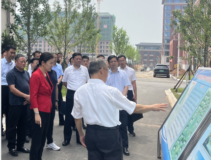 張宏偉到學(xué)院項(xiàng)目進(jìn)行現(xiàn)場辦公